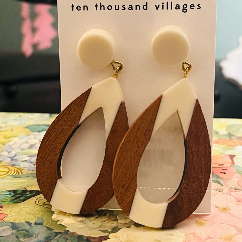 NWT- Ten Thousand Villages Wood and Cream Teardrop Earrings